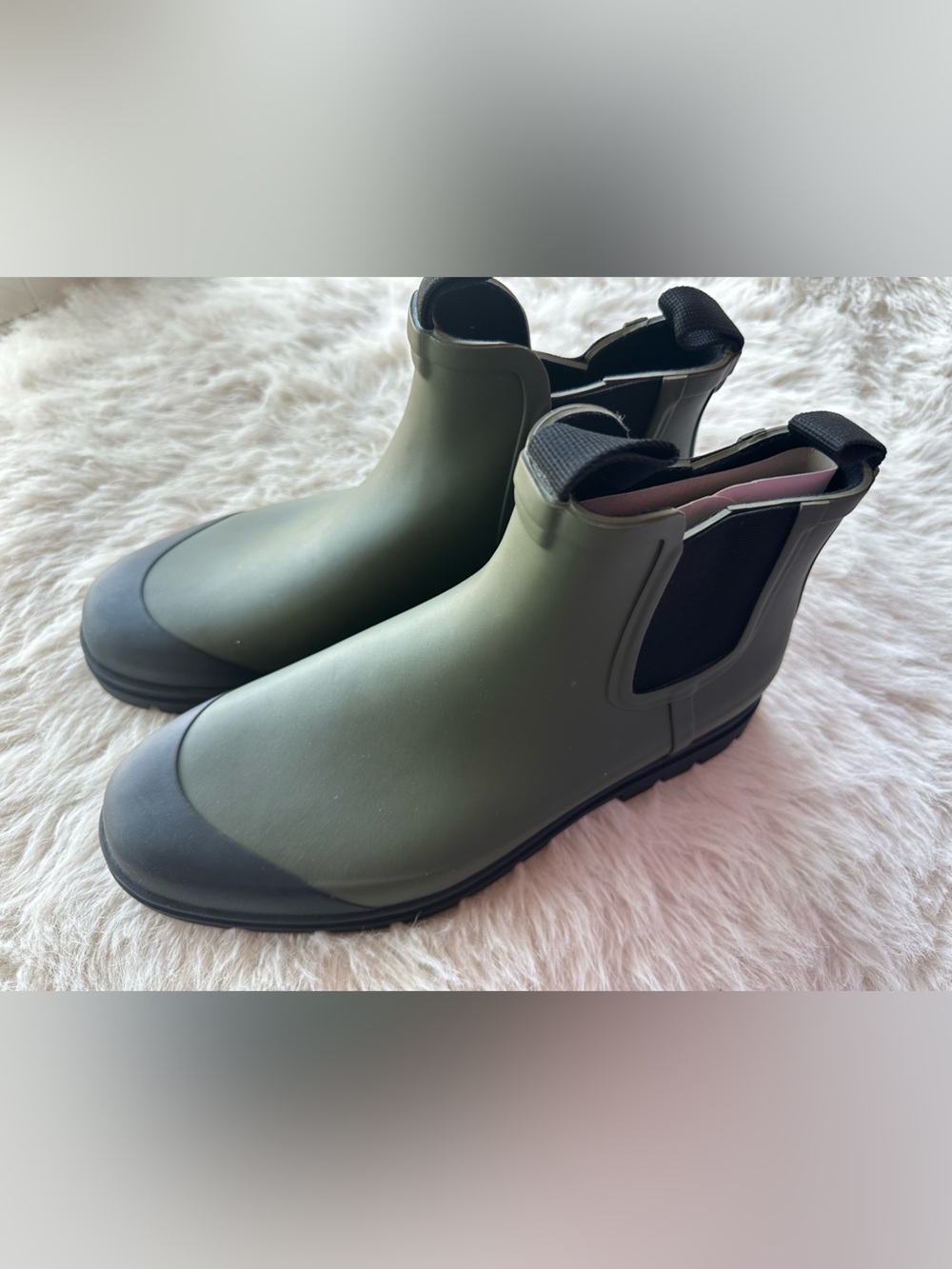 Everlane Olive Green & Black Chelsea Rain Boots 11